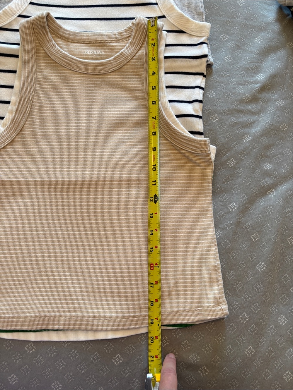 OLD NAVY TANK TOP BUNDLE in Size Large - Picture 8 of 8